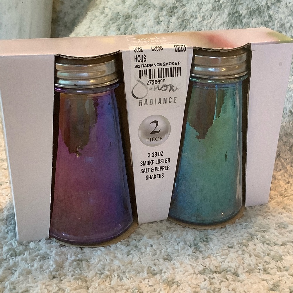 Smoke Luster Radiance Salt & Pepper Shaker Set NWT 3.38oz - Picture 11 of 15